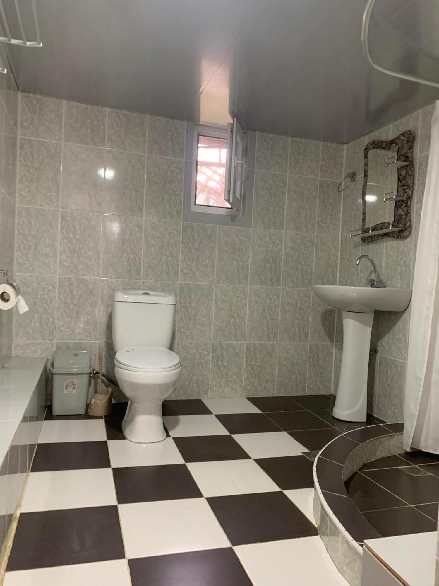 Tsivi Tba Hotel Цкалтубо Екстериор снимка