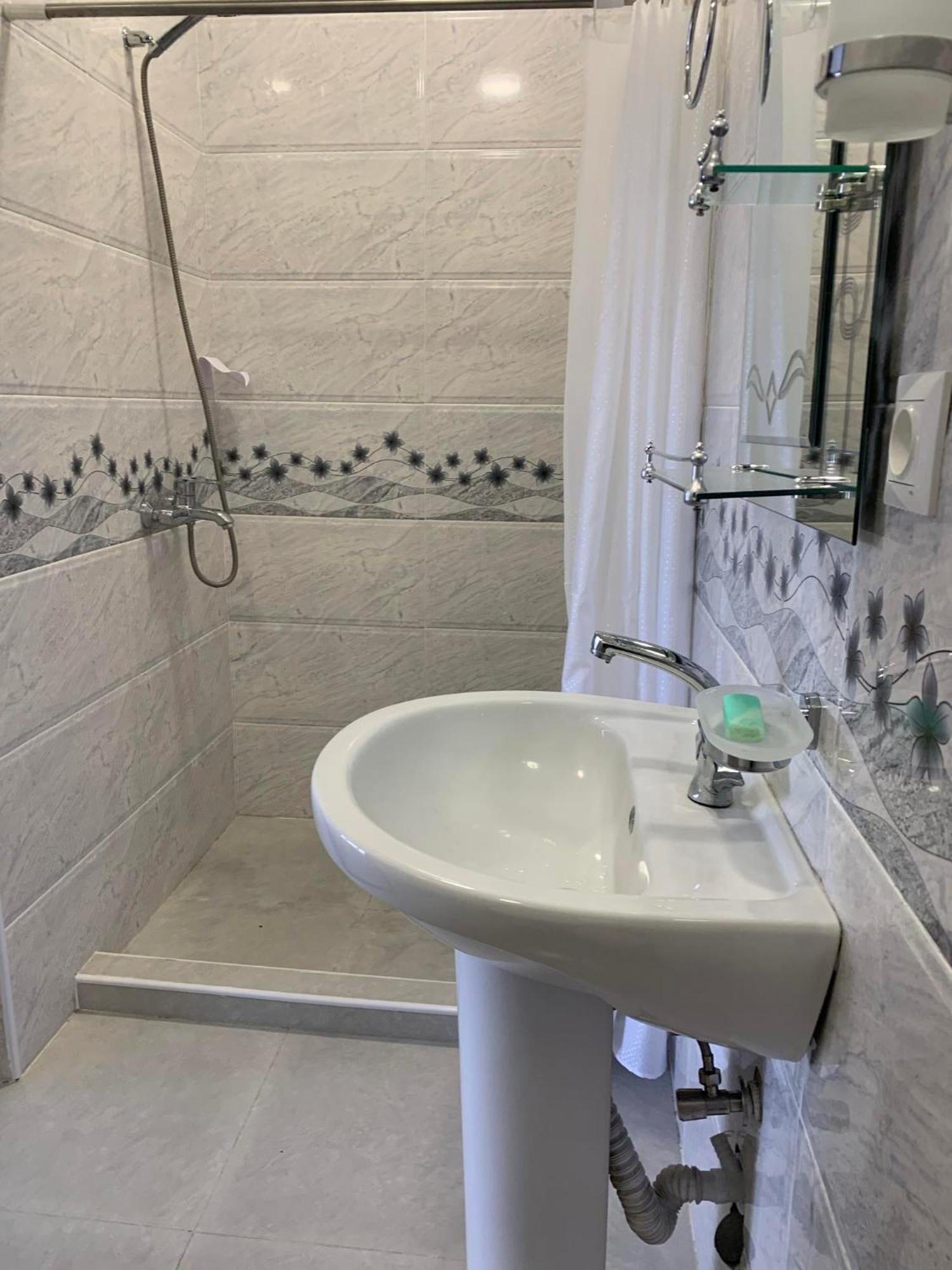 Tsivi Tba Hotel Цкалтубо Екстериор снимка